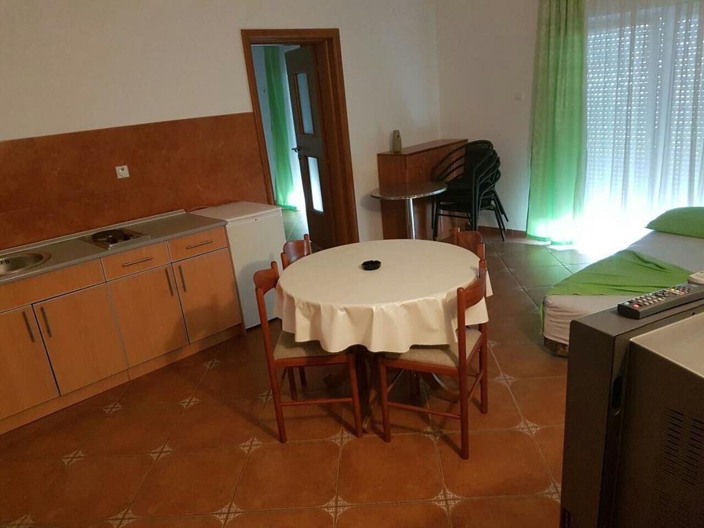 Guesthouse Mb Knezevic Budua Esterno foto